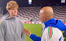 Carramba che sorpresa! Sinner incontra gli azzurri a Miami e scatta l'applauso dei ragazzi di Spalletti 
