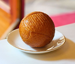 La rivoluzione dolce della Farmacia Del Cambio: arriva il croissant a forma di “Sfera”