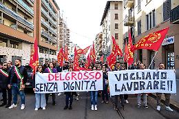 Crisi Delgrosso, gli operai marciano a Torino e ottengono un fondo dalla Regione