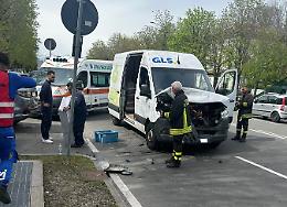Furgone contro un Suv: paura in corso Stati Uniti