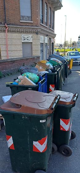 Corso Vigevano: il rifiuto della raccolta differenziata 