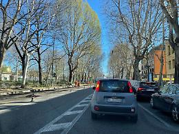Si asfalta (di nuovo) corso Casale, due anni dopo il Giro d'Italia la strada è piena di buche