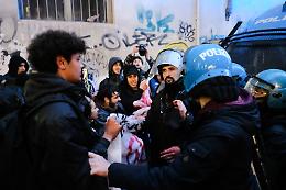 Università: radicali e comunità ebraica contro il rettore. Polizia e carabinieri bloccano filopalestinesi e centri sociali