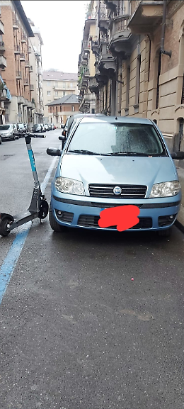 Monopattini selvaggi: quando il parcheggio diventa un ostacolo
