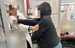 IL VIDEO -  Ecco come il farmacista ha fatto arrestare un rapinatore