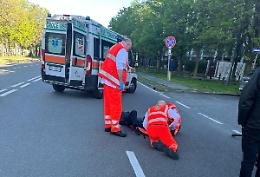 Scontro fra auto e bici: il ciclista finisce in ospedale
