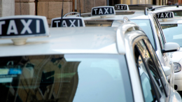 Corse in taxi gratuite per effettuare i controlli in ospedale: "Siamo dispiaciuti, ti chiediamo scusa"