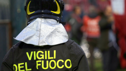 Incendio a Moncalieri: attimi di tensione per un'aiuola in fiamme