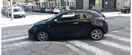 Parcheggi da incubo a Torino: "Passeggini e carrozzine non riescono ad attraversare"