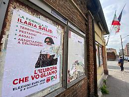 Ilaria Salis candidata con il Pd, a Torino spuntano i falsi manifesti