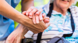 Ciclo di incontri a Grugliasco per focalizzare l'attenzione su badanti e caregiver