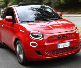 Flop 500e: solo 142 auto vendute. Ecco perché l'elettrico (per ricchi) non può bastare a Mirafiori