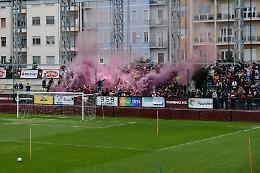 Carica da derby, in 2000 al Filadelfia. I tifosi: "Forza Toro, battiamo la Juve!"