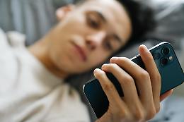 Amore ai tempi delle app: la Gen Z crede ancora nell'anima gemella