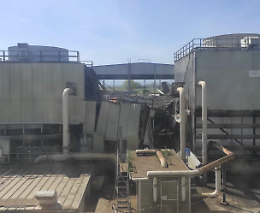 Crolla la torre della centrale elettrica, paura ad Airasca