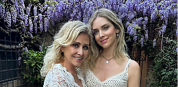 Il silenzio di Chiara Ferragni e il supporto di mamma Marina Di Guardo: una strategia di famiglia?