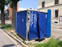 Vespasiani inutili e abbandonati, parte l’operazione per abbatterli 