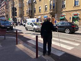 «Con la ciclabile sono aumentati i rischi di incidenti», così l'associazione si appella al Comune