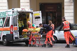 Tenta di rapinare un'anziana, lei si sente male e finisce in terapia intensiva