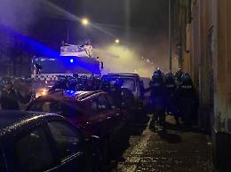 Torino devastata al corteo per Cospito: 18 misure cautelari