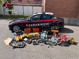 Arrestato il ladro che rubava dai furgoni con la Lancia Delta