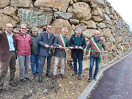 Taglio del nastro per la nuova rotonda sulla strada provinciale