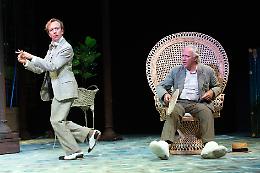 Padre e figlio sul palco: Geppy e Lorenzo Gleijeses interpretano "Uomo e galantuomo" al Teatro Carignano
