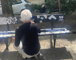 Un omaggio a Picasso: ecco la panchina d'autore  ispirata a Guernica 