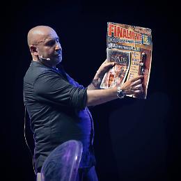 Maurizio Battista arriva al Teatro Alfieri di Torino con il suo spettacolo "Ai miei tempi non era così"