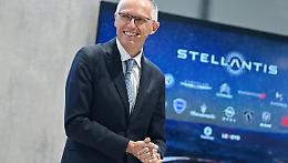 Stellantis paga i tagli (di Maserati e Fiat 500): -12%. L'annuncio: "Ecco  25 nuovi modelli"