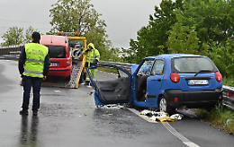 Incidente mortale a Pianezza, un'anziana perde la vita in uno scontro frontale
