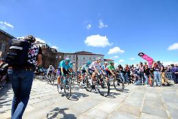 La festa del Giro d'Italia invade Torino: ecco chi ha vinto la prima tappa della Corsa Rosa