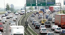 Code infinite in tangenziale: autotrasportatori in rivolta