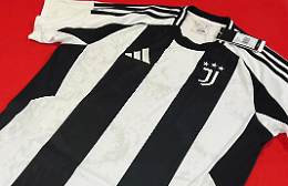 Juve, la maglia nuova c'è ma la "presentazione" slitta: ecco quando è previsto l'esordio