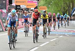 Giro d'Italia in Valsusa: il passaggio a Rubiana tra incertezze e speranze