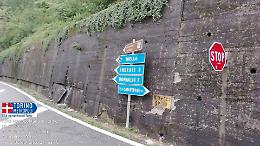 Crollo di un muro a  Borgofranco d'Ivrea: si valuta il costo per riaprire la strada chiusa 