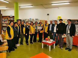 Un defibrillatore per la biblioteca: «Ora la Ginzburg è cardioprotetta»