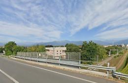 Salvato un minorenne che vagava sul ponte della ferrovia rischiando di cadere nel vuoto