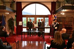 Bardonecchia conferisce la cittadinanza onoraria ai carabinieri