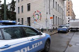 Si butta dalla finestra del liceo a 16 anni