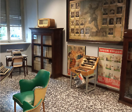 Un museo scolastico alla elementare Abba: un tesoro di reperti storici del '900