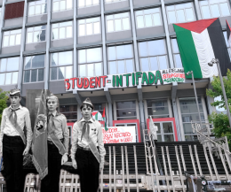 Bimbi a lezione di Intifada come i Pionieri dell'Urss: ecco perché l'Università ha le sue colpe
