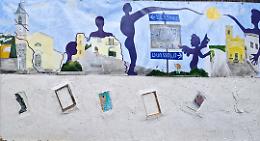 Il murale "Alieno": un'opera d'arte che abbraccia la tecnologia a Borgofranco d'Ivrea