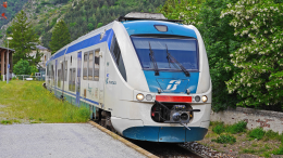 Frana sulla linea ferroviaria Torino-Genova: circolazione limitata e disagi per i viaggiatori