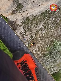 Alpinista cade lungo la Ferrata, salvata dal Soccorso Alpino
