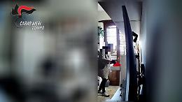 Furto "in diretta" sul cellulare. E la ladra finisce in trappola