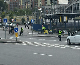 Maxi code e traffico in piazza Baldissera, ora arrivano i vigili