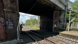 Investito dal treno: morta una persona alla stazione di Cambiano