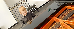Il pianista più famoso di Chieri? Si chiama Riccardo e ha 9 anni