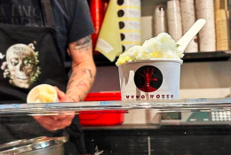 Ad Alba esiste un locale che vende il gelato artigianale per "adulti"